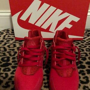 All red Big Kids Nike Air Huarache 7y